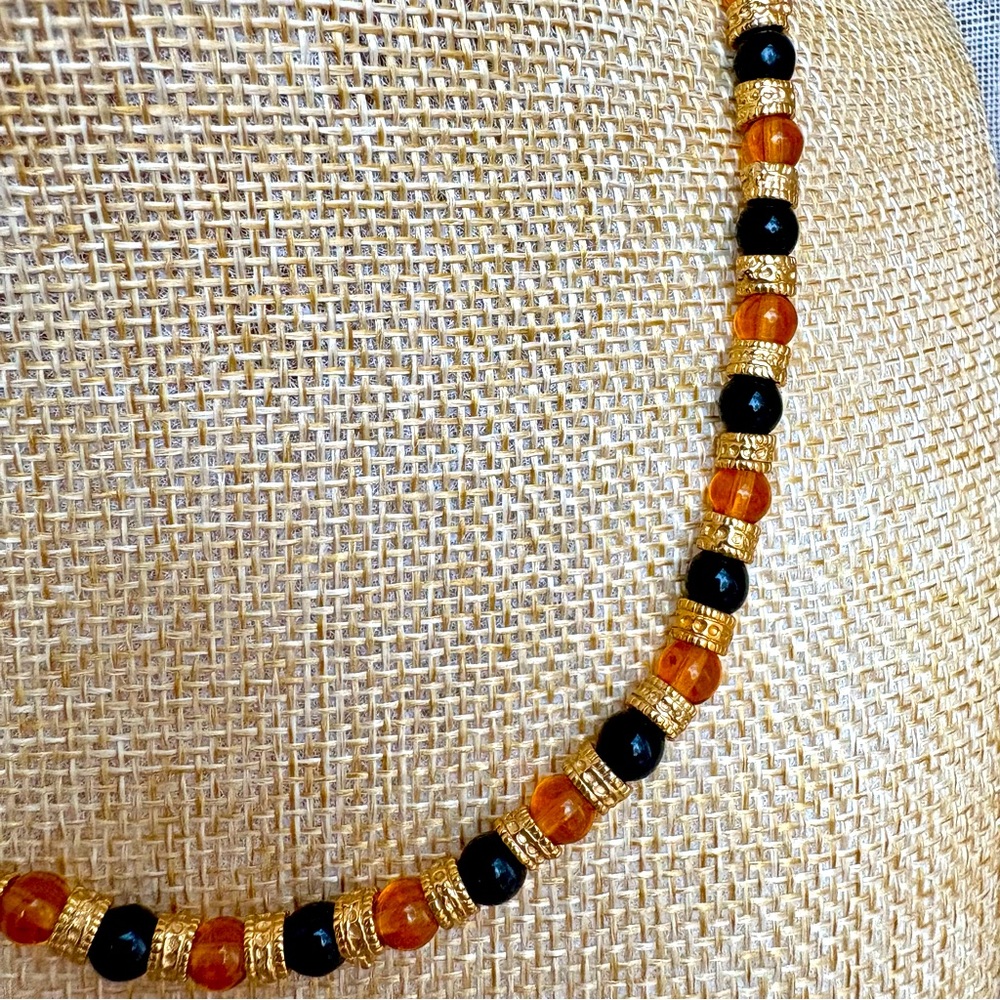 Black‎ & Amber Colored Glass Beaded Necklace Gold Tone Accents 17” Lobster Clasp